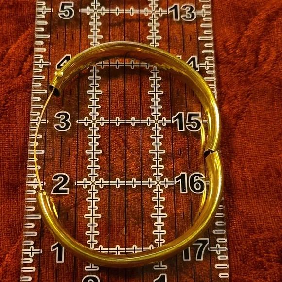 Vintage 14 Karat Gold Filled Bangle Bracelet - Picture 3 of 6